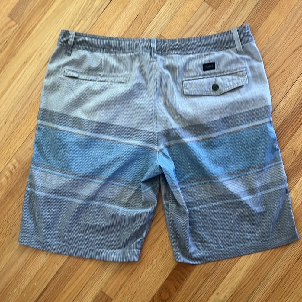 Sz38 O'Neill Gray and Blue Flat Front Shorts - Picture 2 of 5